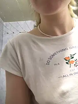  Sweet Love  online show from December 29, 2024, 12:41 am