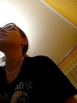  Sweet Love  online show from February 25, 2025, 4:31 pm