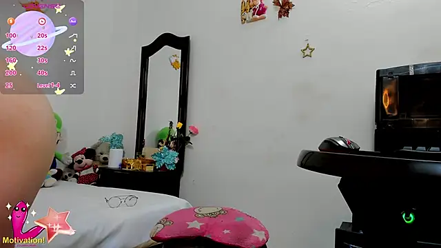 Amy jones77 online show from March 19, 2025, 7:06 pm