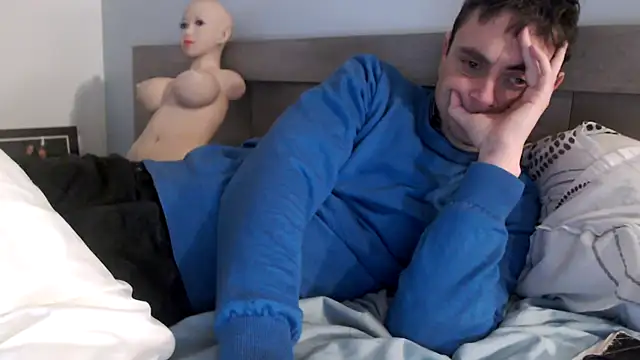 freddy0222222 online show from February 6, 2025, 12:05 pm