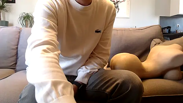 freddy0222222 online show from April 22, 2026, 10:50 am