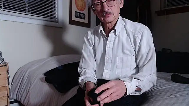 hottottrot691 online show from February 16, 2026, 1:13 am