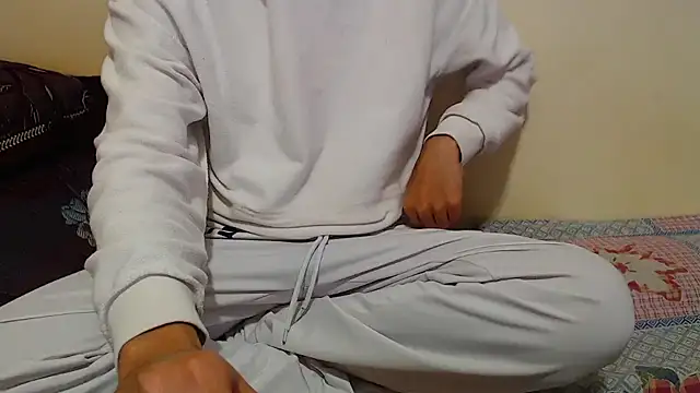 Alexdelarge323 online show from March 21, 2025, 12:17 pm