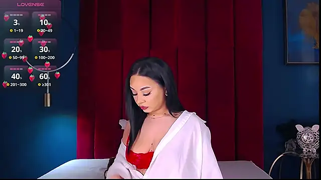 MadyLuxxx online show from January 14, 2026, 8:03 pm