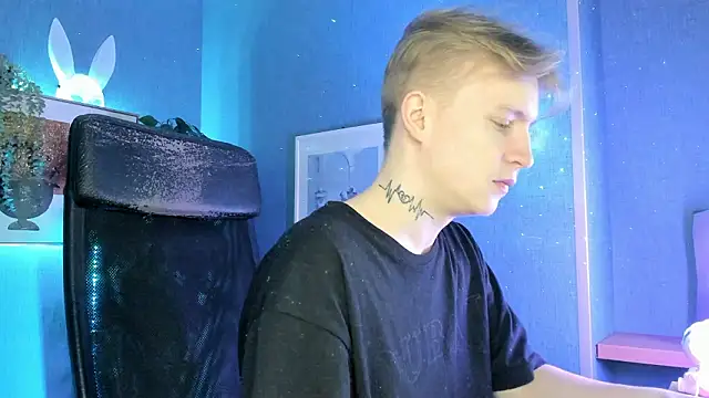 AlexxSweet online show from March 13, 2026, 7:04 am