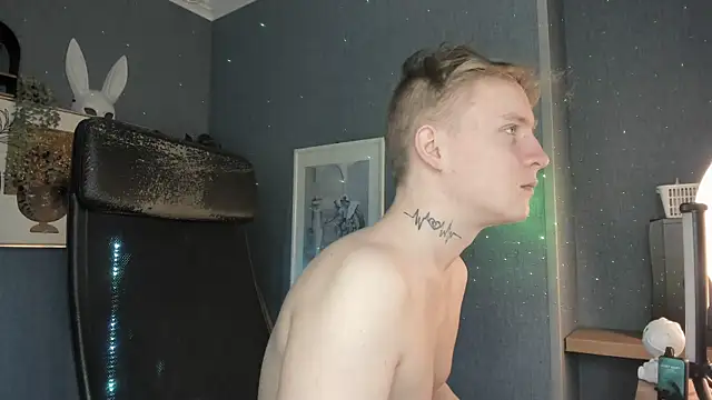 AlexxSweet online show from April 4, 2026, 5:06 am