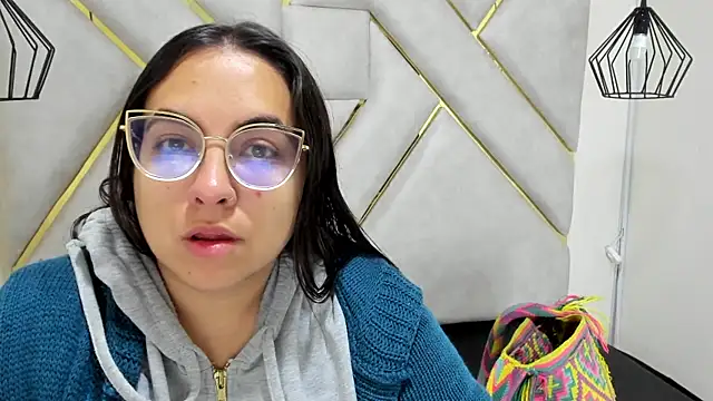 nalalye cruzz  online show from March 1, 2025, 2:59 am