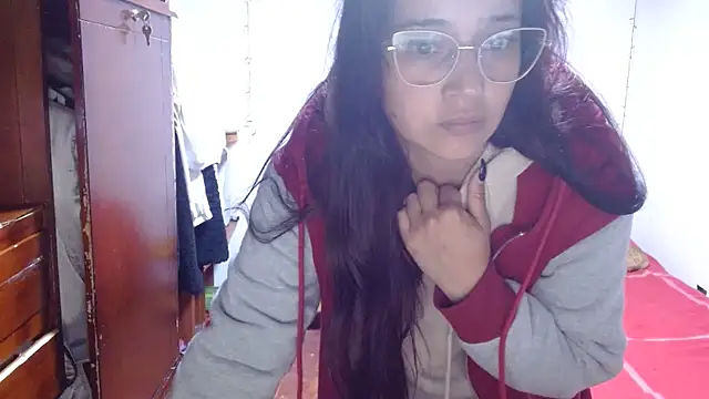 clarisse69 online show from March 24, 2026, 4:17 am