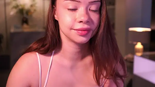 VixenMia online show from November 28, 2025, 2:58 am