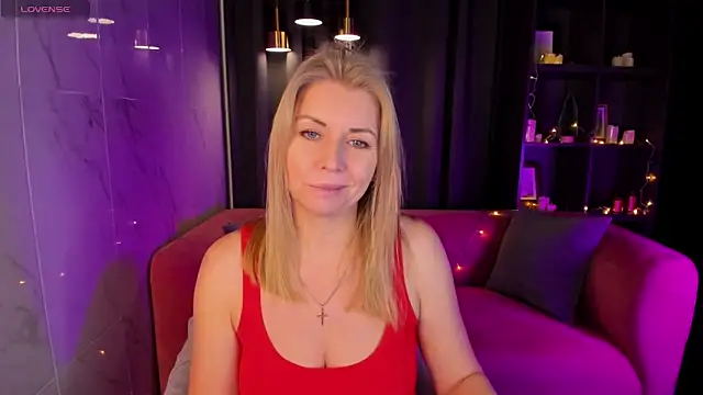 Annie Light online show from December 25, 2024, 8:51 am