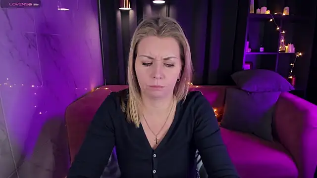 Annie Light online show from January 12, 2025, 12:01 pm