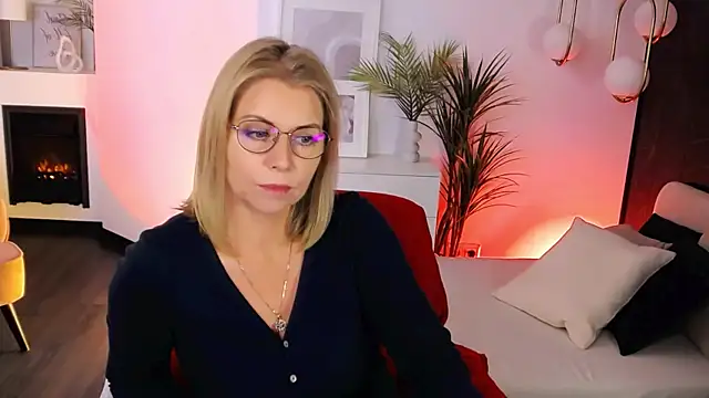 Annie Light online show from September 21, 2025, 5:42 am