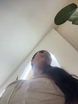 Snapshot of Luisa_Fernandaa chatting on June 18, 2026, 12:33 am Luisa Fernandaa online show from June 18, 2026, 12:33 am