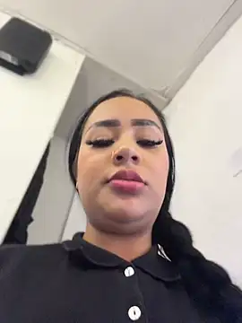 Snapshot of Luisa_Fernandaa chatting on July 22, 2026, 9:39 pm Luisa Fernandaa online show from July 22, 2026, 9:39 pm