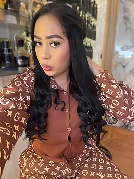 Snapshot of Luisa_Fernandaa chatting on July 23, 2026, 10:19 pm Luisa Fernandaa online show from July 23, 2026, 10:19 pm