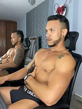 ARON TAYLER01 online show from December 13, 2024, 3:32 pm