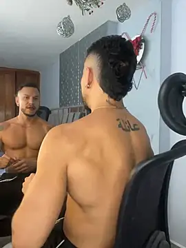 ARON TAYLER01 online show from December 17, 2024, 4:11 pm