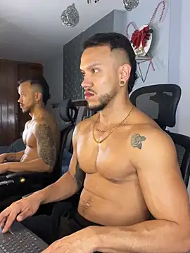 ARON TAYLER01 online show from December 19, 2024, 12:45 pm