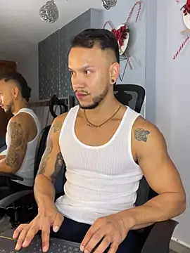 ARON TAYLER01 online show from December 24, 2024, 12:44 pm