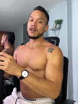 ARON TAYLER01 online show from January 10, 2025, 3:48 pm