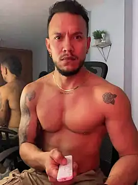 ARON TAYLER01 online show from February 9, 2025, 4:18 pm