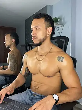 ARON TAYLER01 online show from February 11, 2025, 12:48 pm