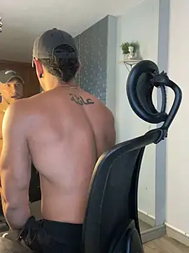 ARON TAYLER01 online show from March 12, 2025, 12:36 pm