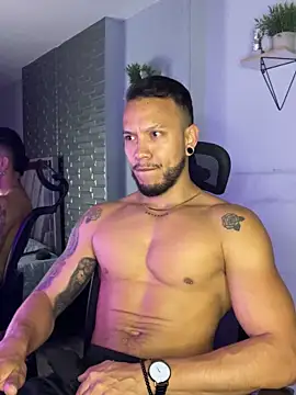 ARON TAYLER01 online show from September 20, 2025, 10:27 am