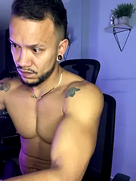 ARON TAYLER01 online show from September 28, 2025, 10:31 am