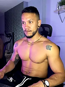 ARON TAYLER01 online show from September 30, 2025, 10:31 am