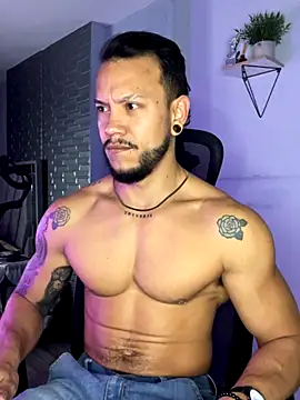 ARON TAYLER01 online show from October 23, 2025, 10:25 am