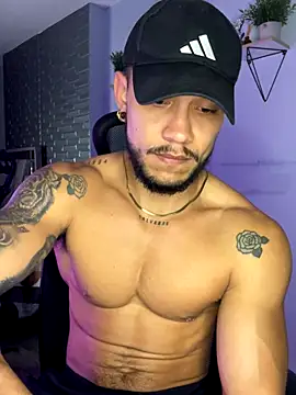 ARON TAYLER01 online show from October 24, 2025, 10:22 am