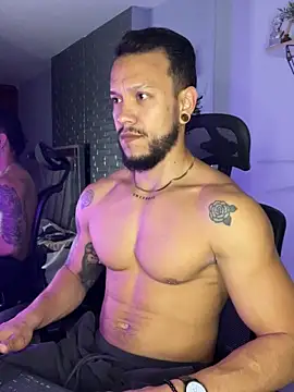 ARON TAYLER01 online show from November 13, 2025, 10:36 am