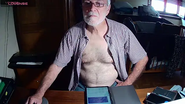 Snapshot of terrybare chatting on May 30, 2026, 2:36 pm terrybare online show from May 30, 2026, 2:36 pm