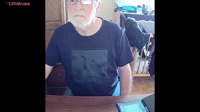 Snapshot of terrybare chatting on June 7, 2026, 1:48 pm terrybare online show from June 7, 2026, 1:48 pm