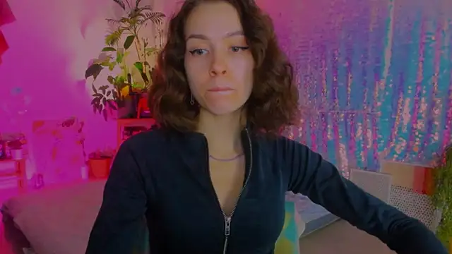 poli   online show from January 1, 2025, 2:52 pm