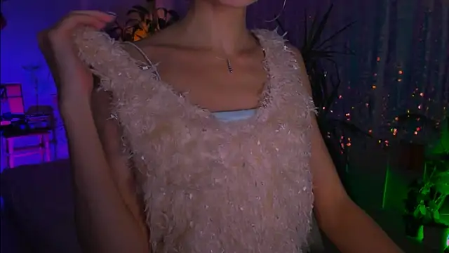 poli   online show from November 22, 2025, 7:02 pm