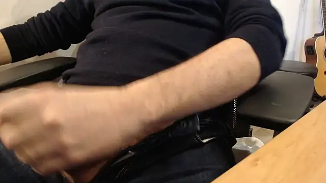 3lr0nde online show from February 6, 2025, 10:26 am