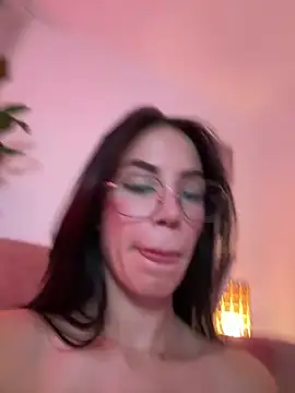 Snapshot of Im_Valentina chatting on February 26, 2025, 12:49 am Im Valentina online show from February 26, 2025, 12:49 am