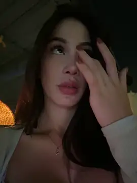 Snapshot of Im_Valentina chatting on February 27, 2025, 12:32 am Im Valentina online show from February 27, 2025, 12:32 am