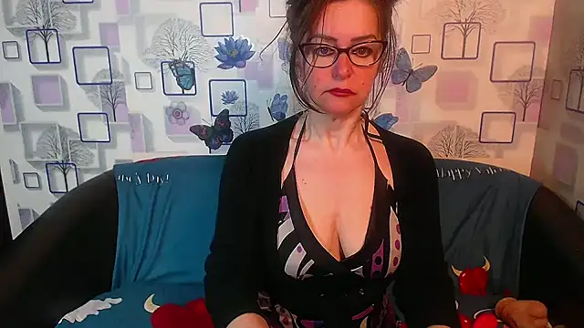 Snapshot of milfsexy chatting on June 3, 2026, 5:54 am milfsexy online show from June 3, 2026, 5:54 am