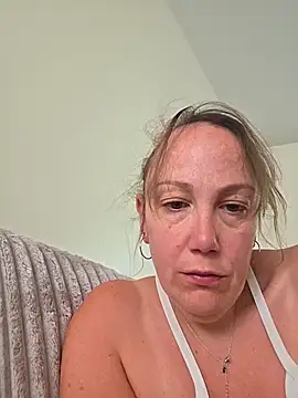 Wisie Cutie online show from April 21, 2026, 10:10 am