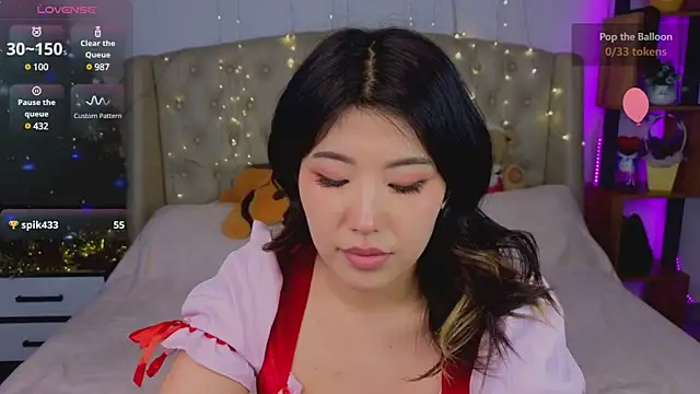 Wendy  Hills online show from December 23, 2024, 3:33 pm