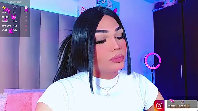 AiishaRose online show from January 18, 2025, 1:18 pm