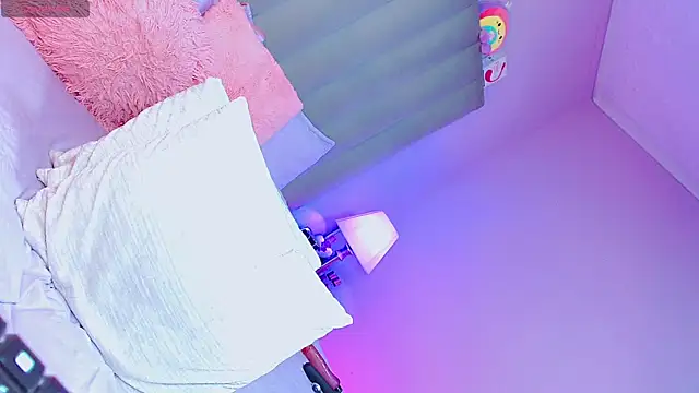 AiishaRose online show from April 16, 2026, 9:39 pm