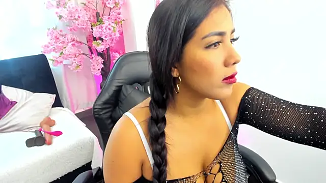 Snapshot of KAROLIVONNE chatting on May 22, 2026, 9:20 pm KAROLIVONNE online show from May 22, 2026, 9:20 pm