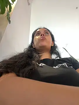 Annya-sweet online show from February 4, 2025, 6:17 pm