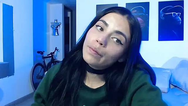 i am nina  online show from January 7, 2025, 12:55 am