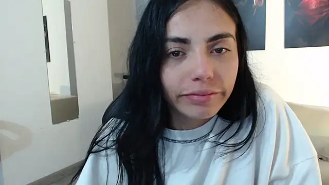 i am nina  online show from January 15, 2025, 4:47 am