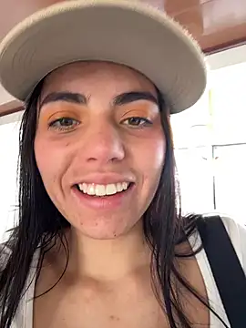 i am nina  online show from November 22, 2025, 6:40 pm